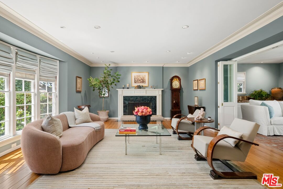 MLS #25615053 image #1