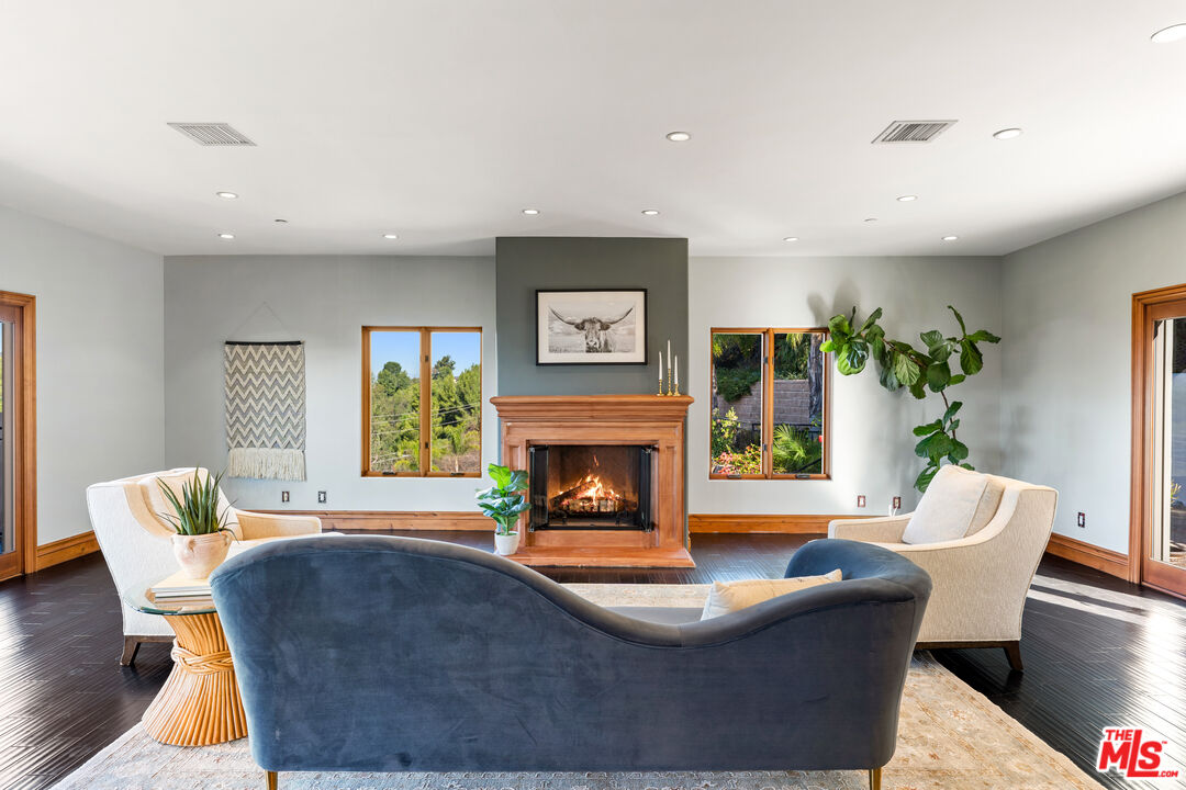 MLS #25615273 image #2