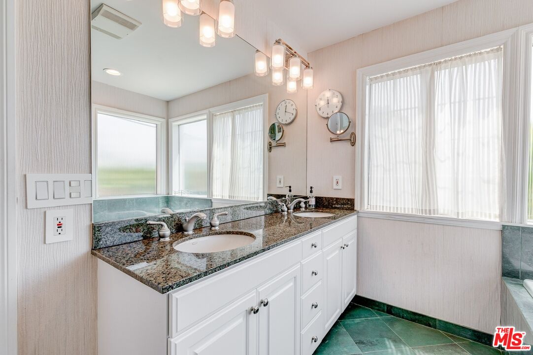 MLS #25615281 image #15