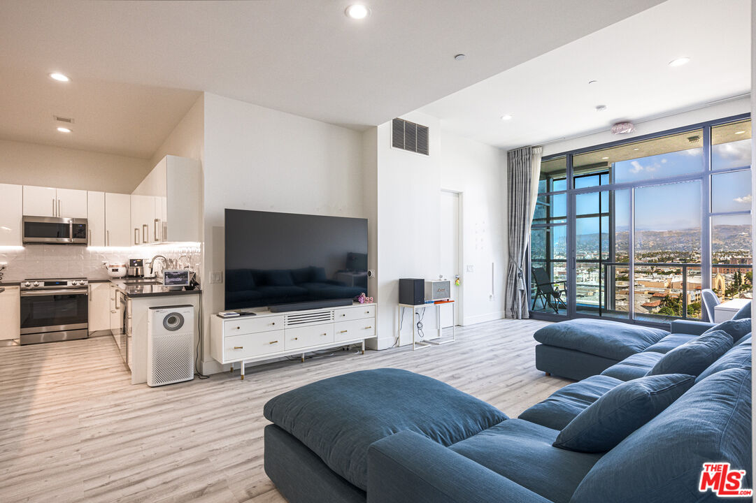 MLS #25615299 image #2