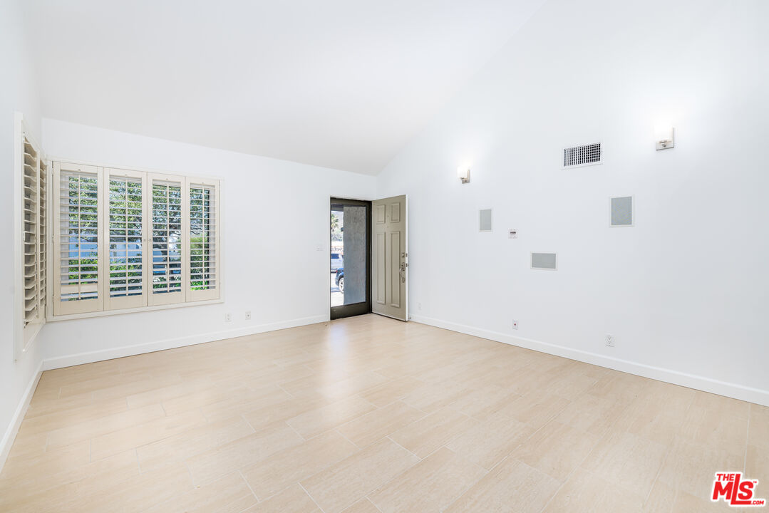 MLS #25615313 image #12