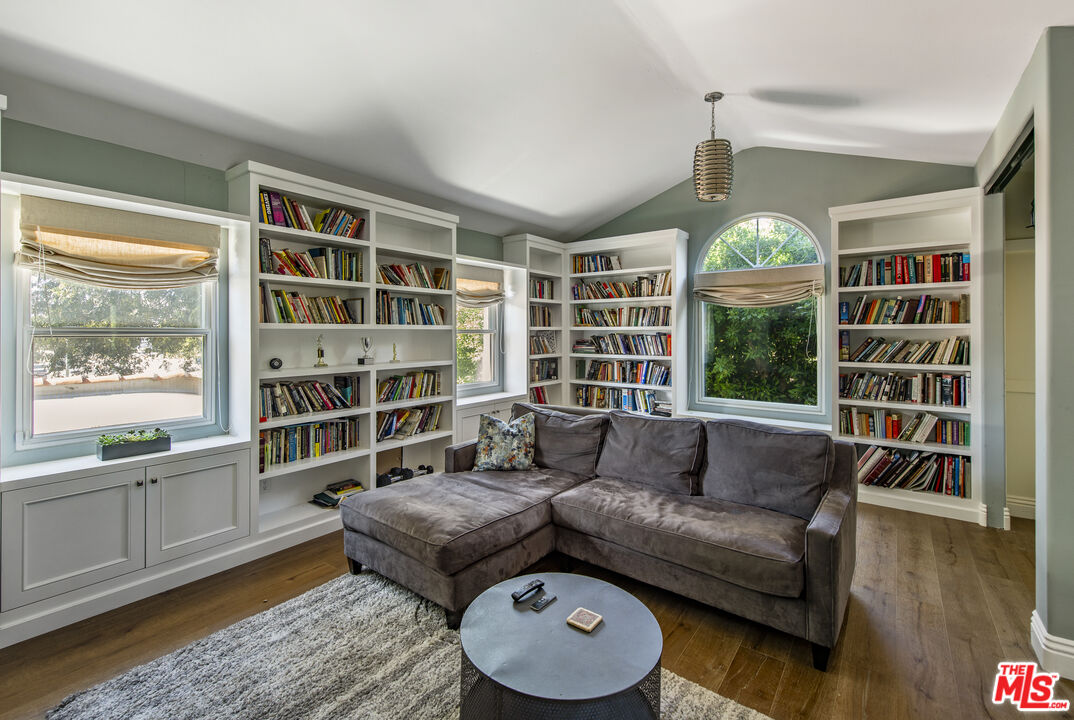 MLS #25615329 image #16