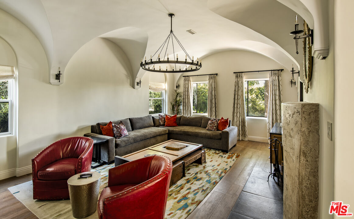 MLS #25615329 image #4