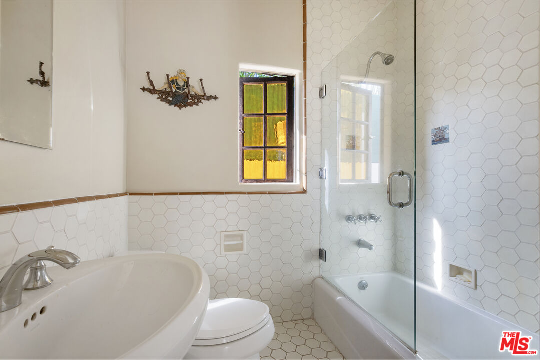 MLS #25615369 image #14