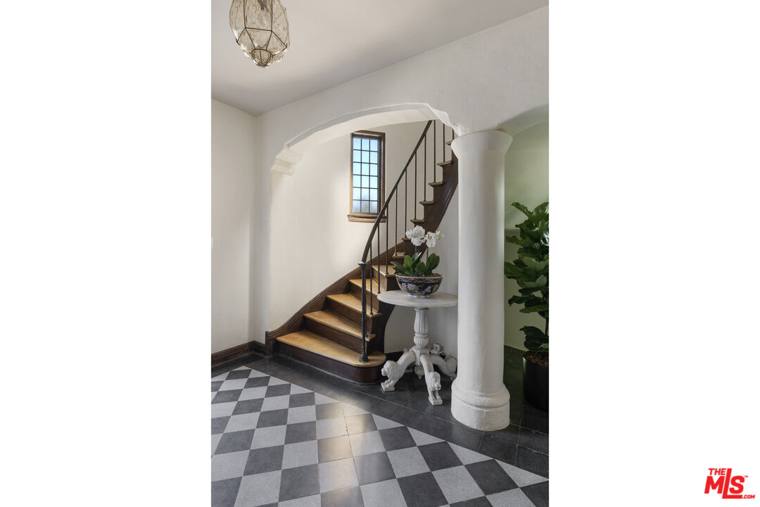 MLS #25615369 image #15