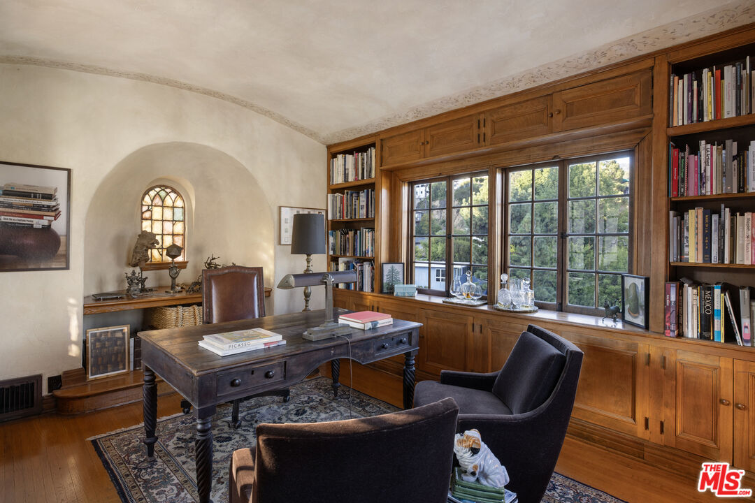 MLS #25615369 image #24