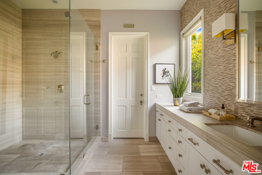 MLS #25615389 image #22