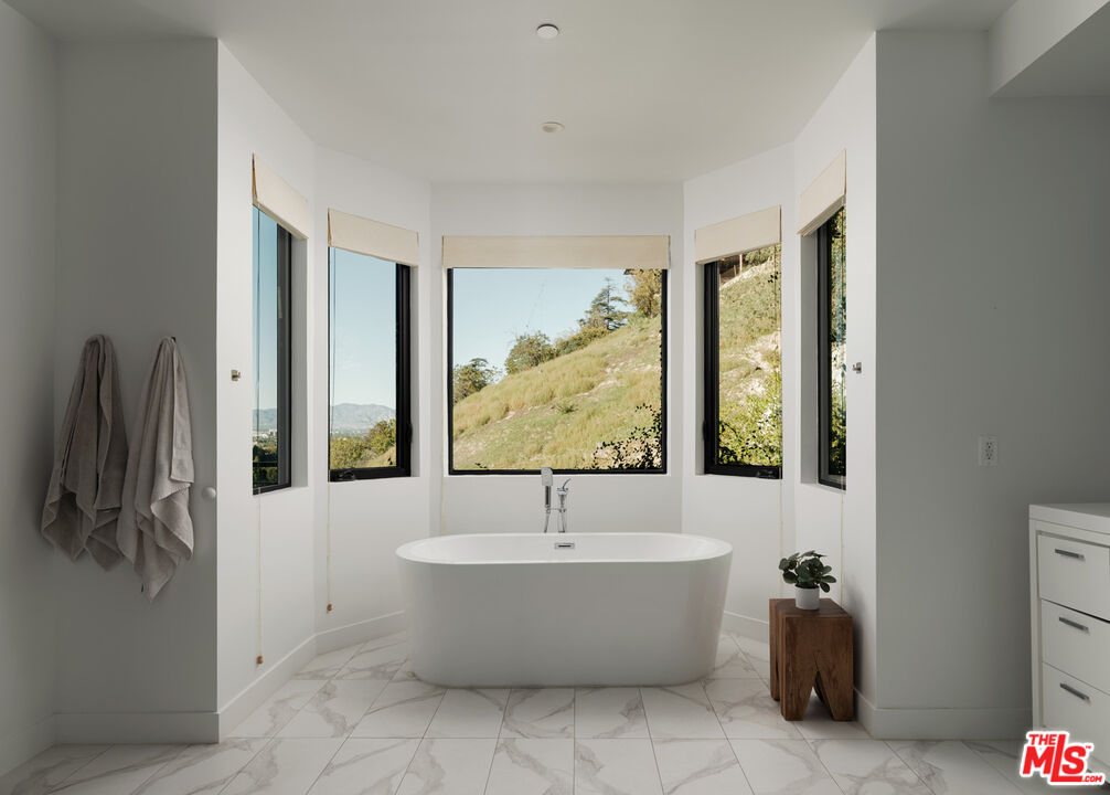 MLS #25615609 image #18