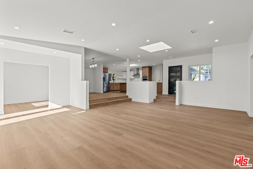 MLS #25615703 image #7