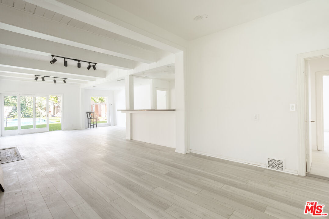 MLS #25615747 image #10