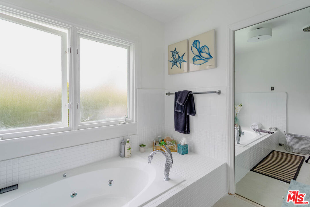 MLS #25615747 image #18