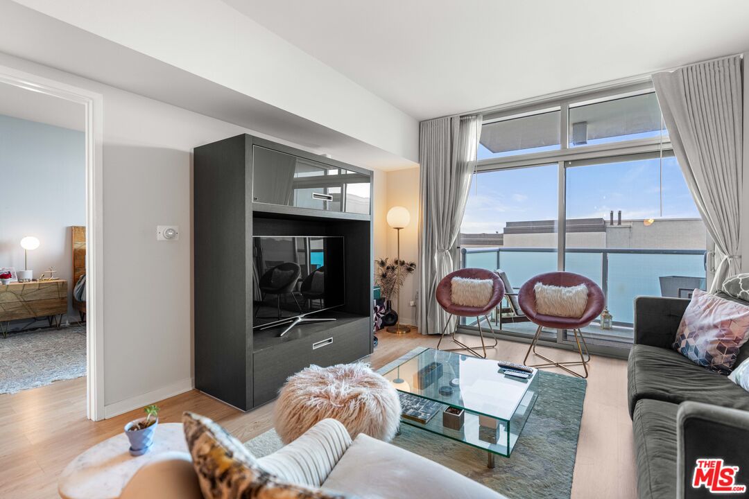 MLS #25615803 image #2