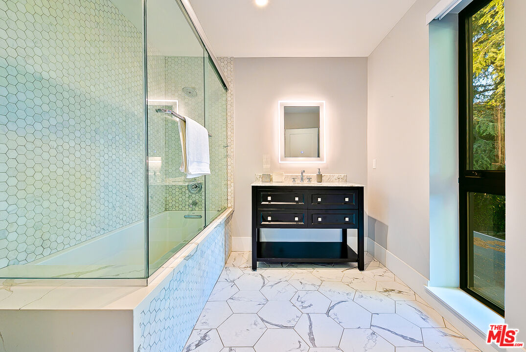 MLS #25615823 image #18