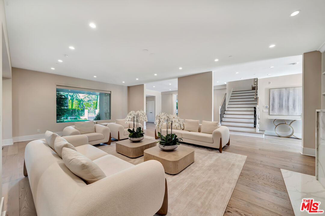 MLS #25615823 image #2