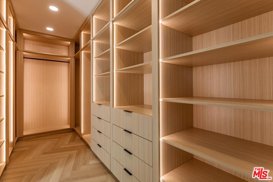 MLS #25615835 image #17