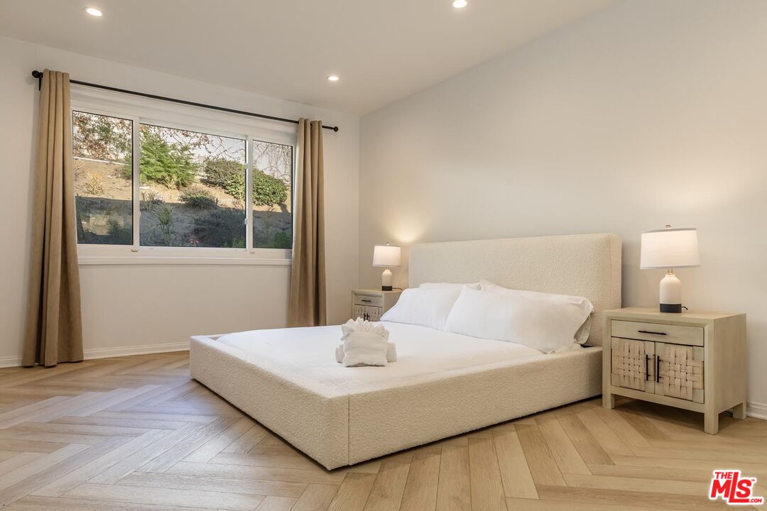 MLS #25615835 image #20