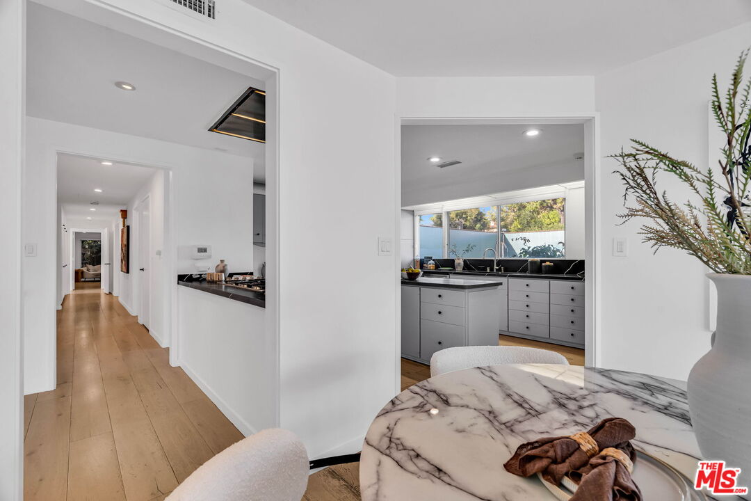 MLS #25615857 image #18