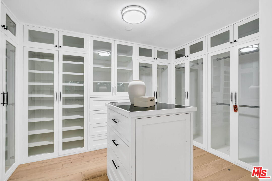 MLS #25615857 image #22