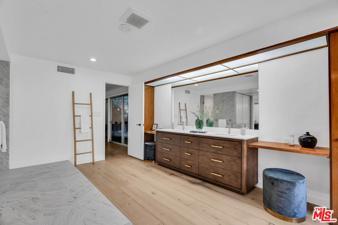 MLS #25615857 image #23