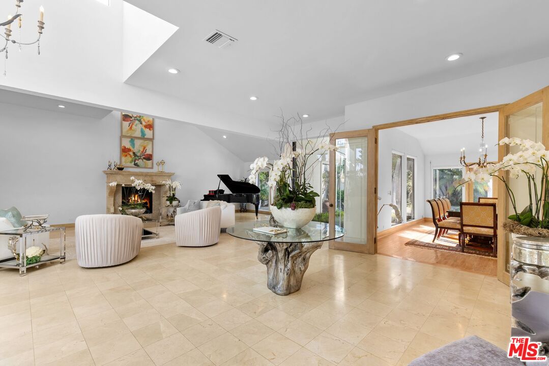 MLS #25615881 image #3