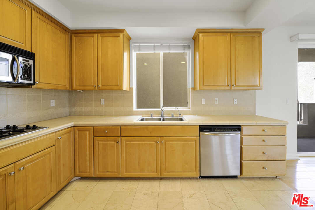 MLS #25615937 image #10