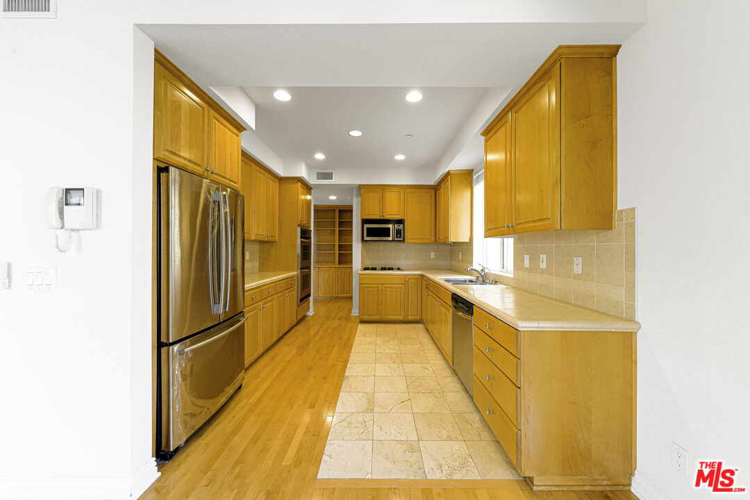 MLS #25615937 image #11