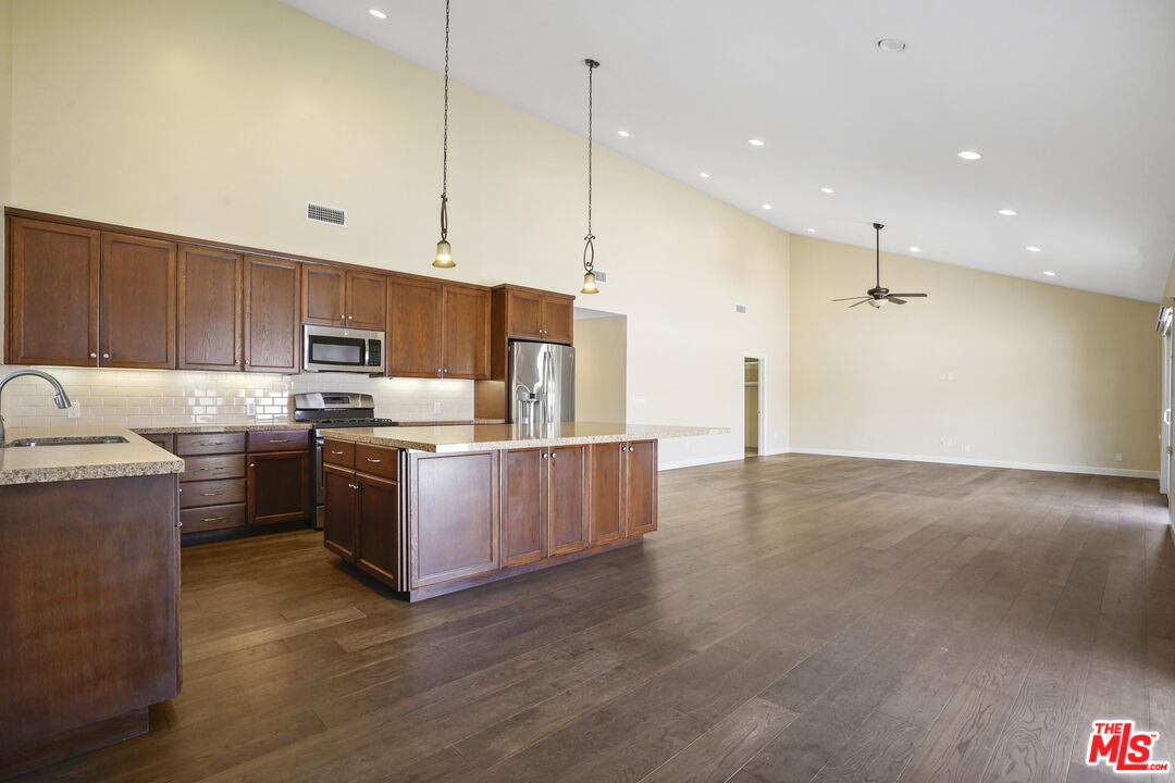 MLS #25615945 image #3