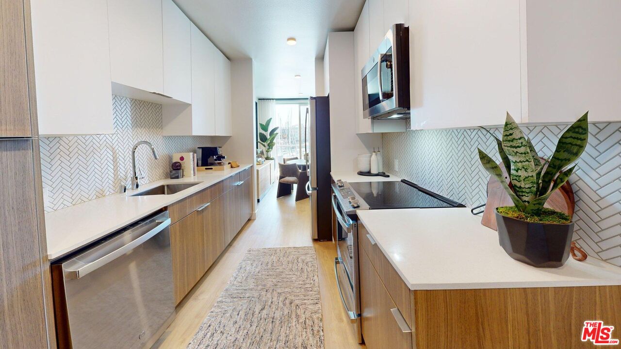 MLS #25616001 image #2