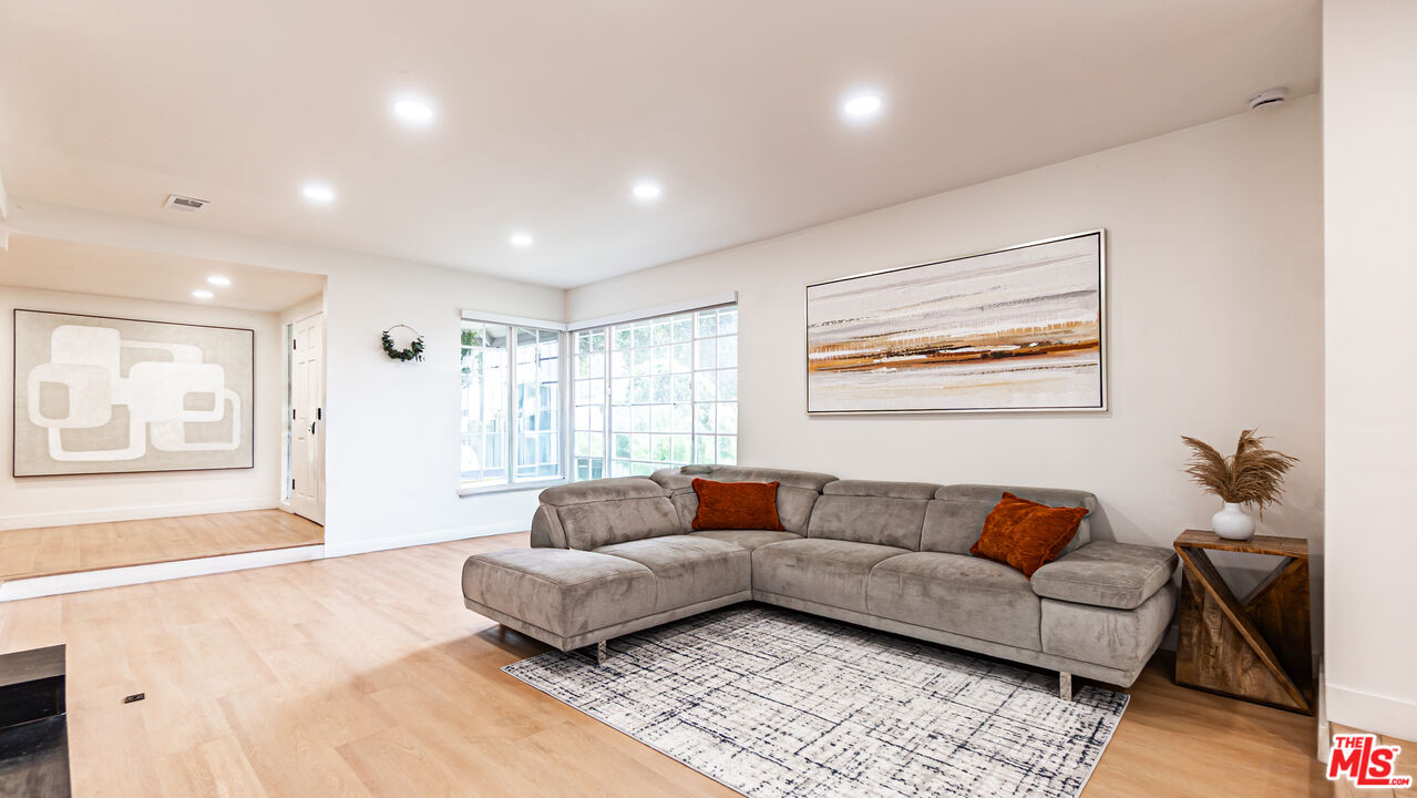 MLS #25616083 image #8