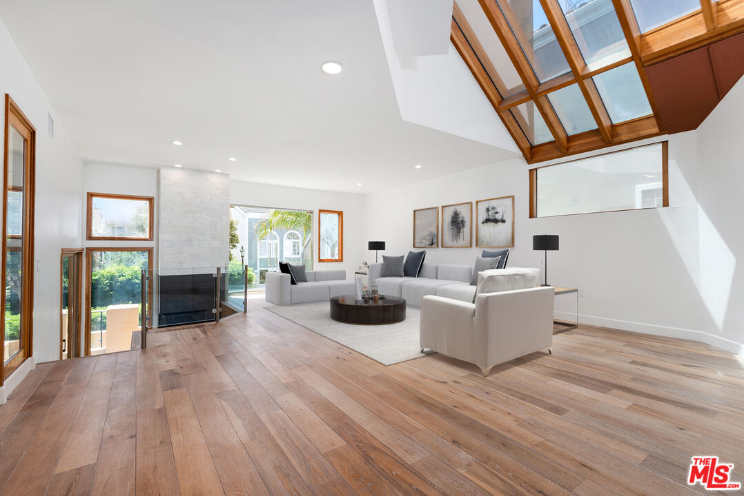 MLS #25616205 image #0