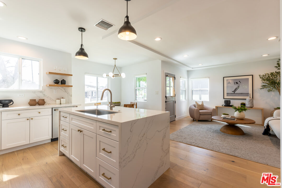 MLS #25616317 image #1