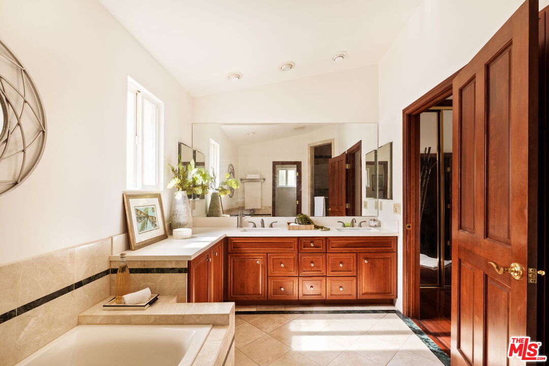 MLS #25616393 image #28