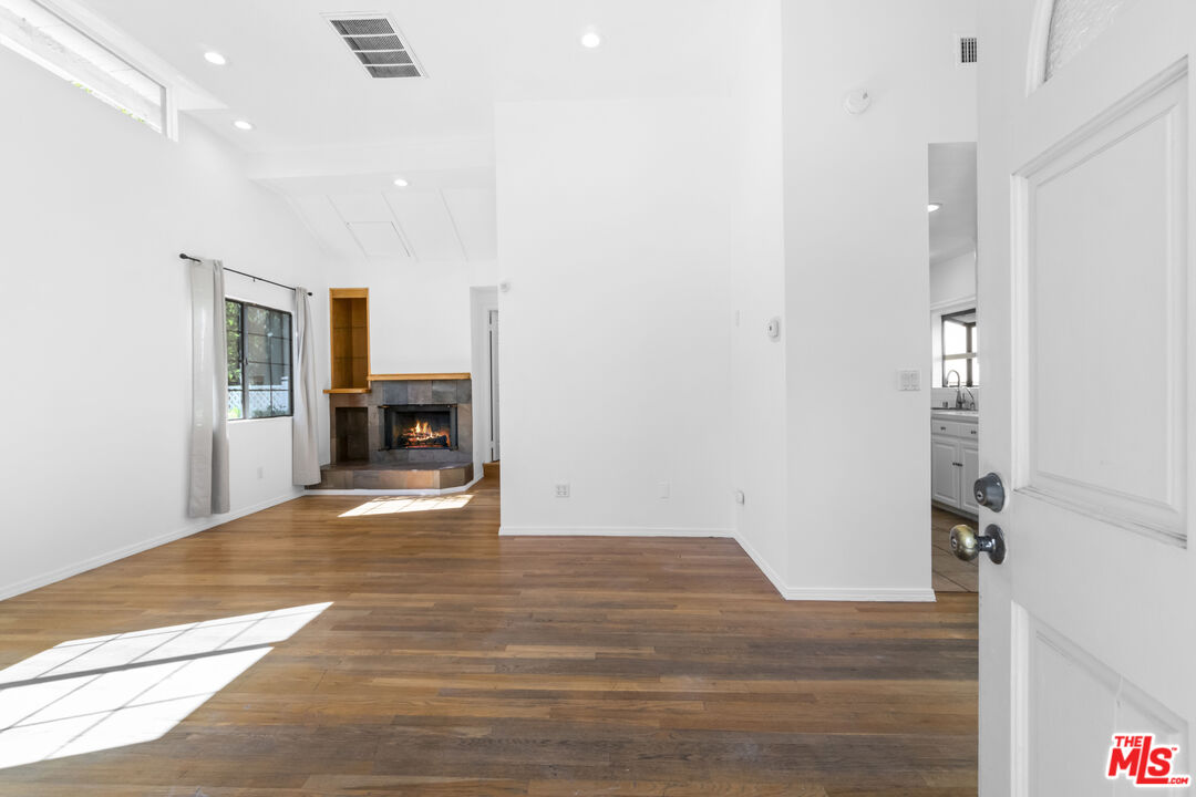 MLS #25616397 image #4