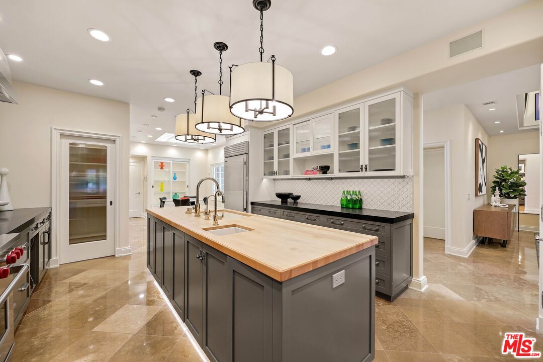 MLS #25616413 image #12