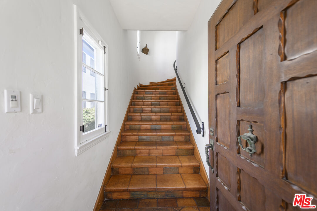 MLS #25616533 image #2