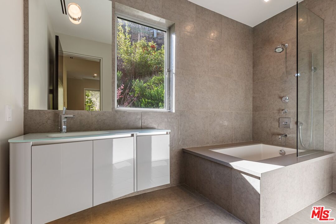 MLS #25616585 image #21