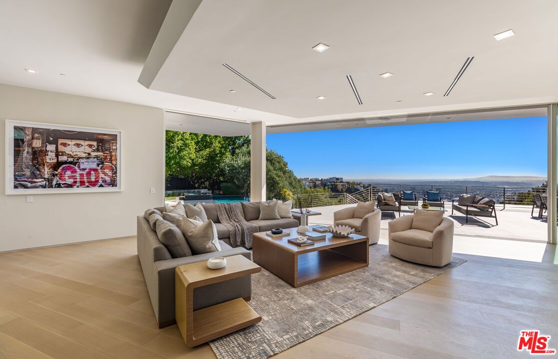 MLS #25616585 image #2