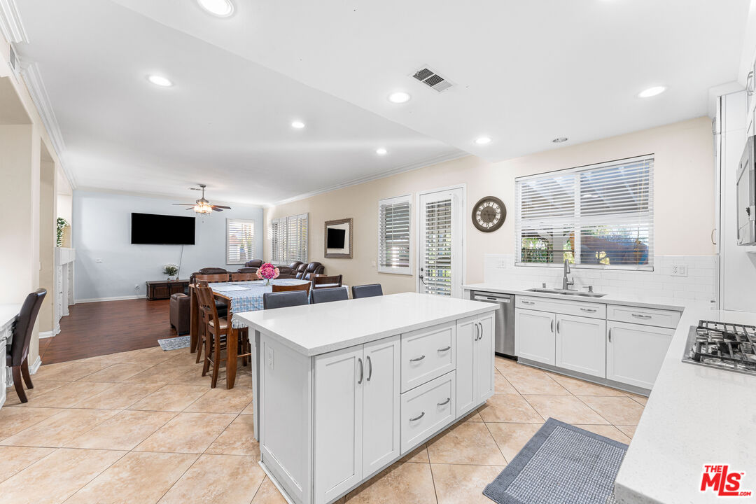 MLS #25616597 image #15