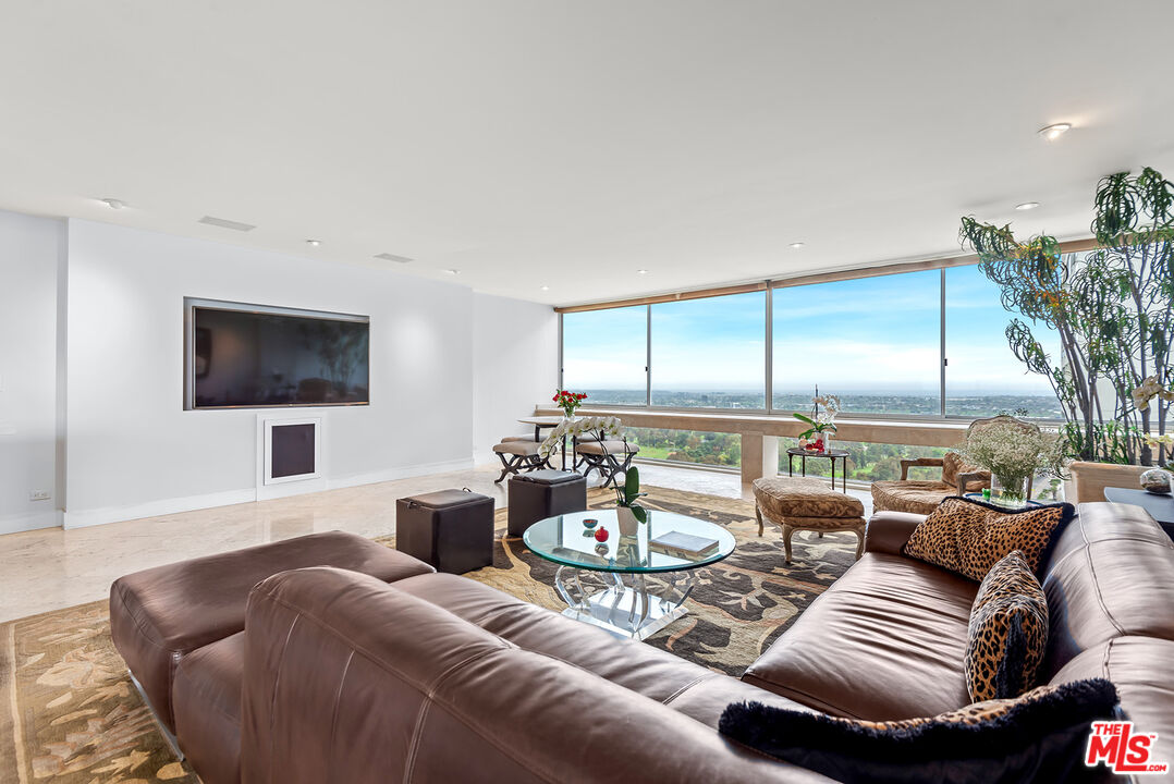 MLS #25616645 image #3