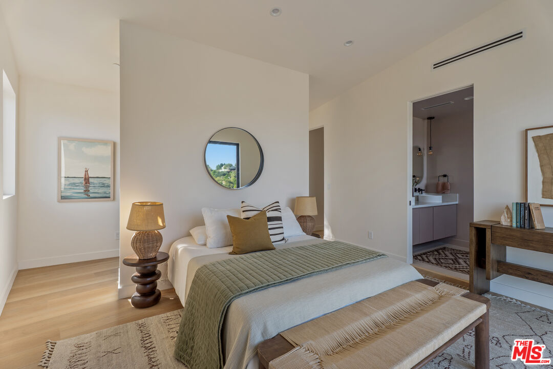 MLS #25616721 image #12