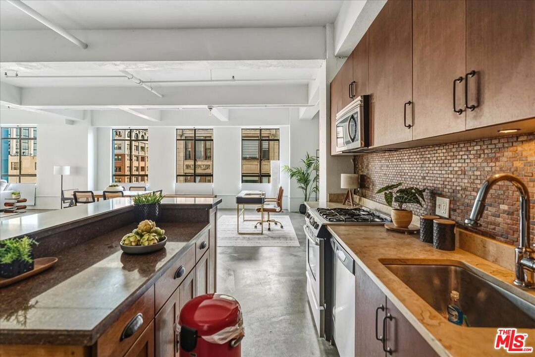 MLS #25616737 image #15