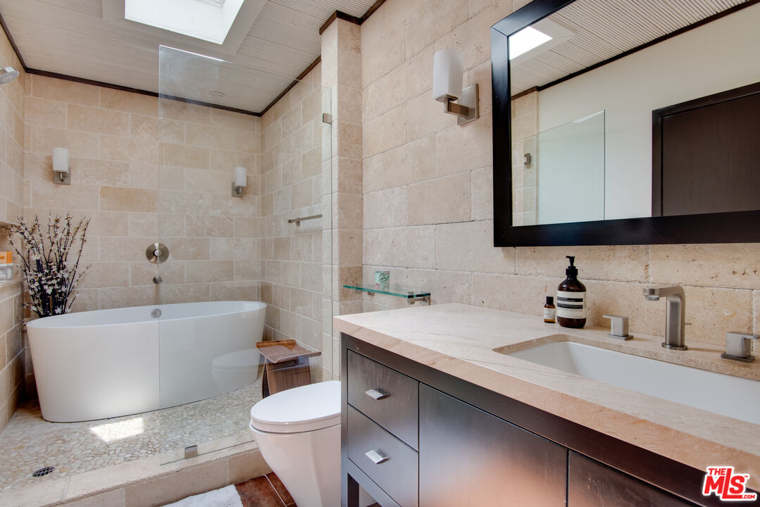 MLS #25616775 image #14