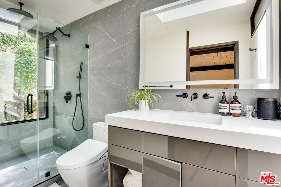 MLS #25616775 image #16