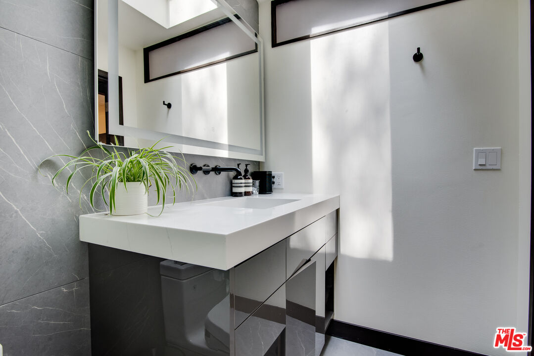 MLS #25616775 image #18