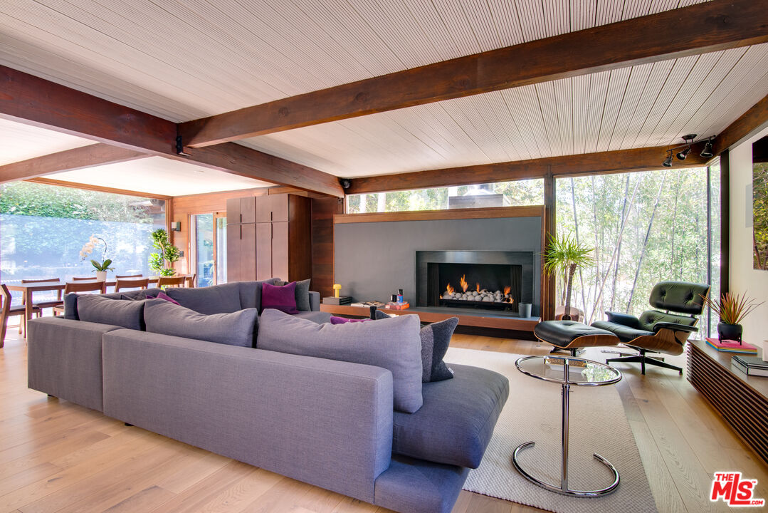 MLS #25616775 image #0