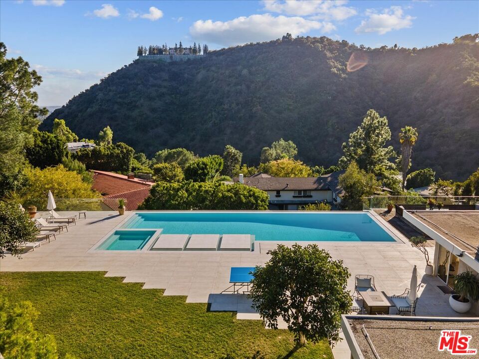 MLS #25616855 image #1