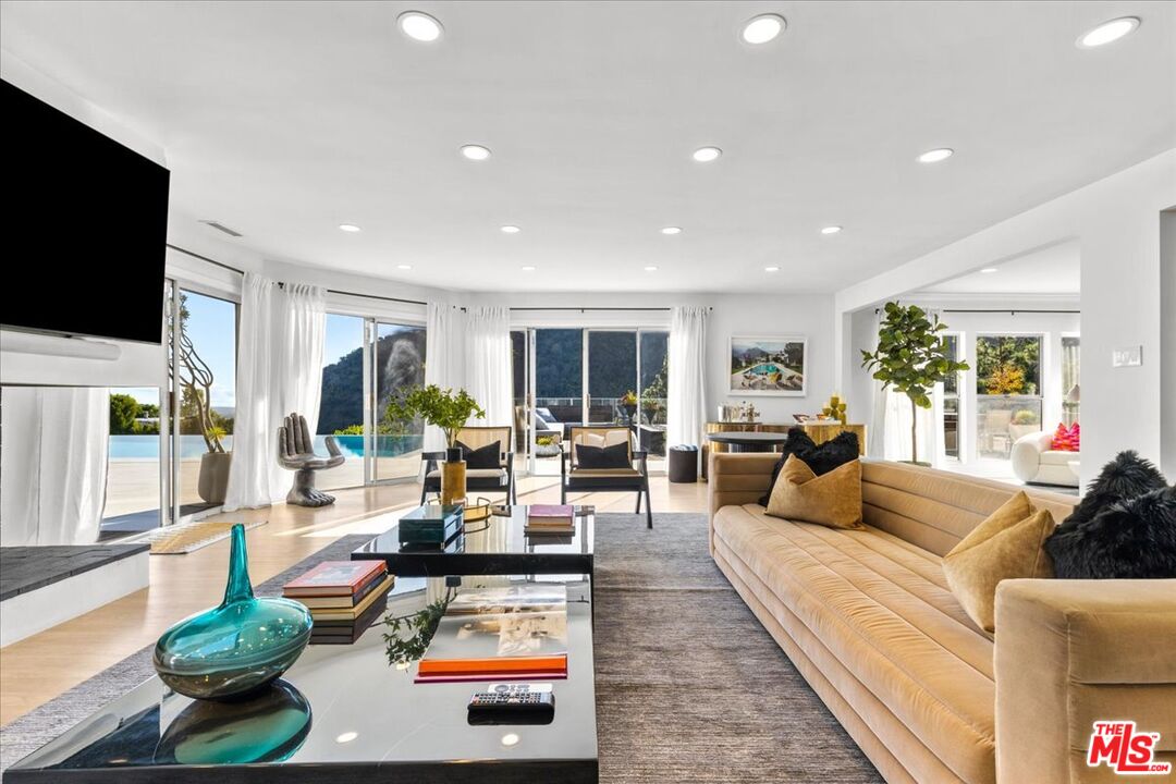 MLS #25616855 image #2