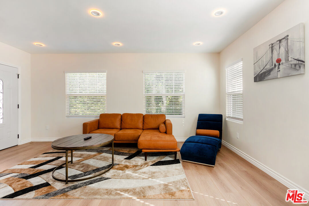 MLS #25616861 image #2