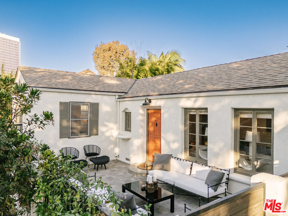 MLS #25616863 image #1