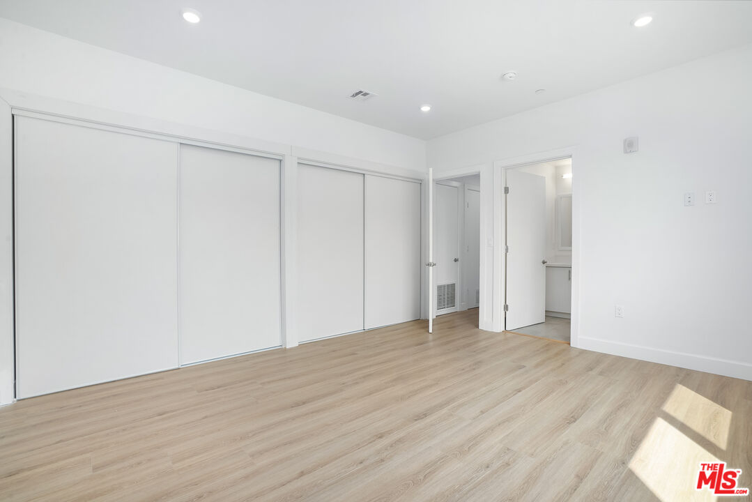 MLS #25616907 image #17